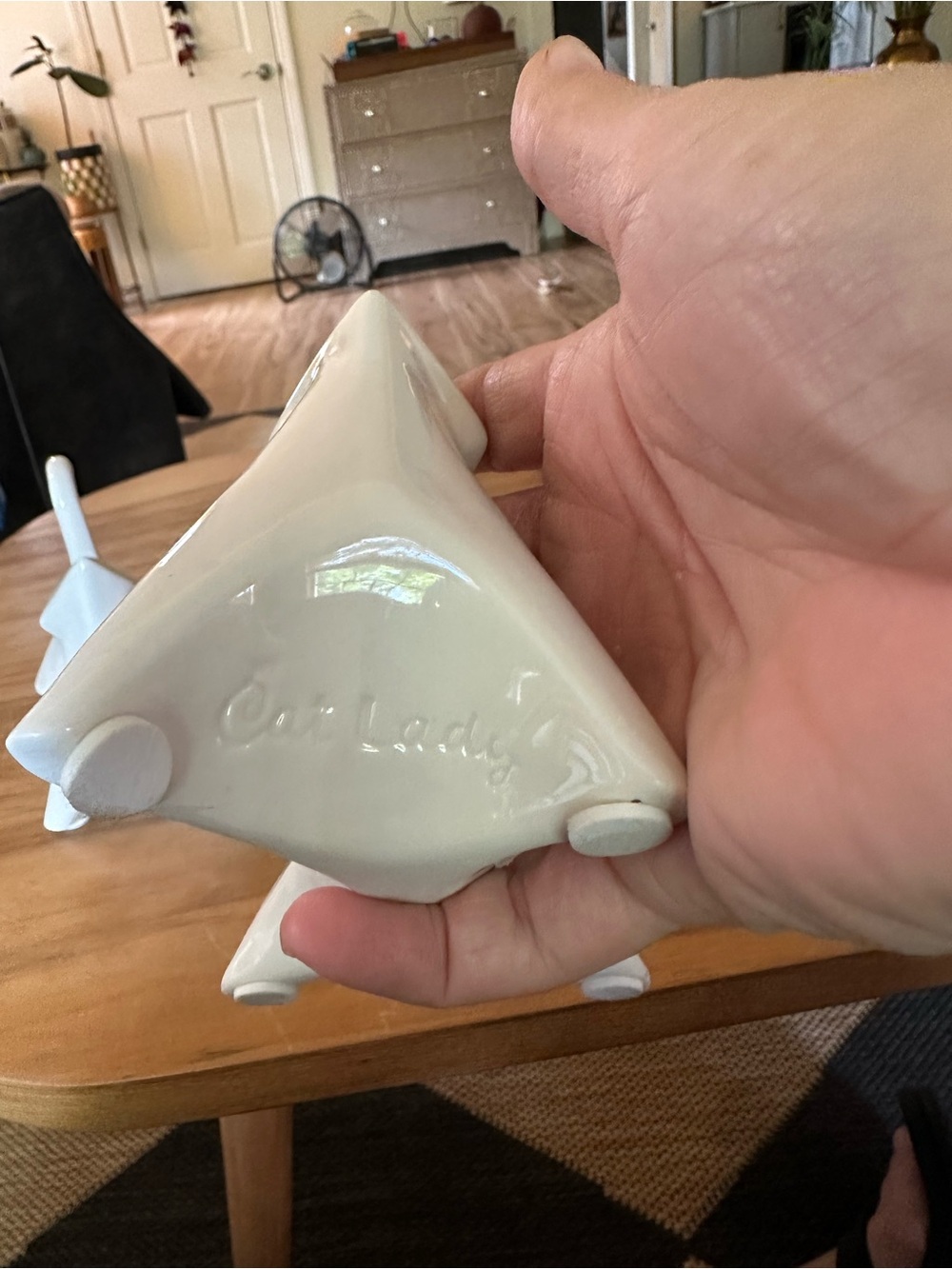 White Ceramic minimalist Cat Figurine Pair ring holder decor - Picture 7 of 9